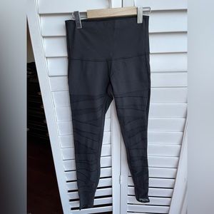 Women Black Leggings with Mesh - Lululemon - Size 6